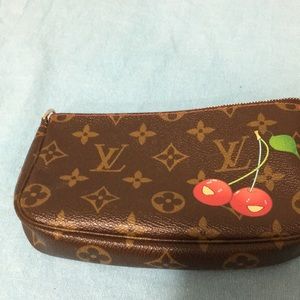 Louis Vuitton cosmetic/coin purse